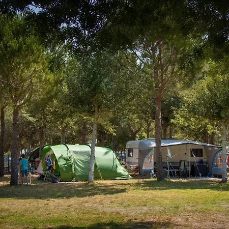 منتزه العطل Villaggio Nurral