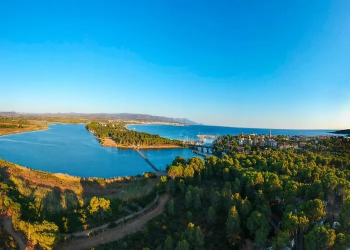 Πάρκο διακοπών Villaggio Nurral 3*